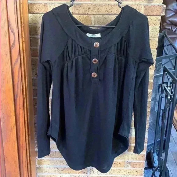 Free People long sleeve top. - Picture 1 of 3